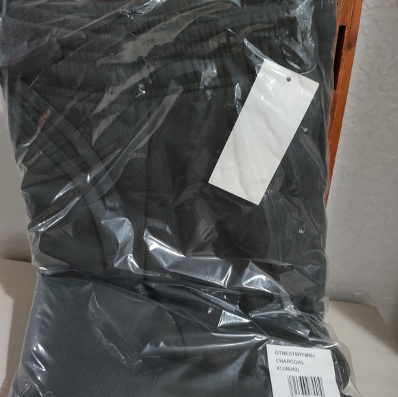 Stranger Things Men's Hellfire Club Joggers NWT Black Charcoal - Picture 3 of 3